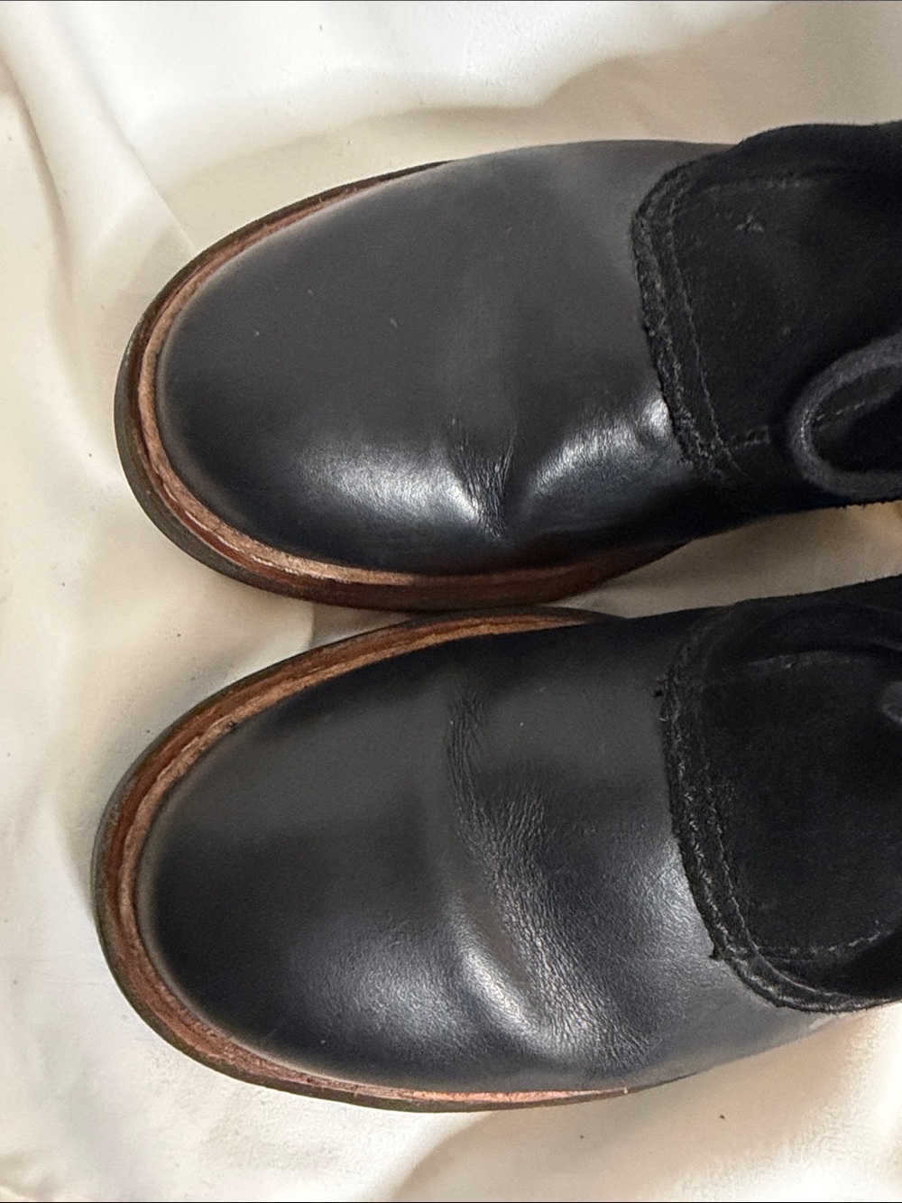 CLARKS BLACK LEATHER TRACE FAWN CUSHION ANKLE BOOTS - Picture 8 of 8